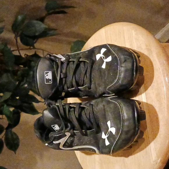 Baseball cleats - Picture 2 of 6